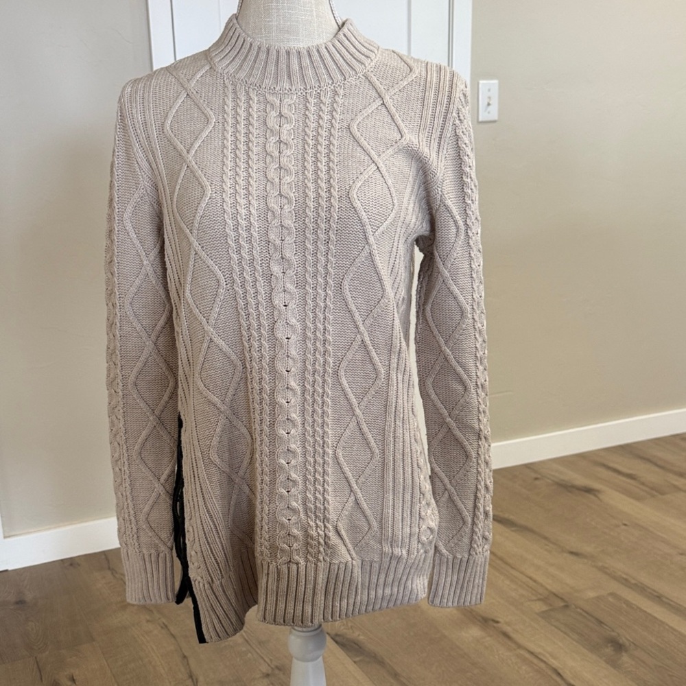 BR SANDSTONE CABLE ASYM SWEATER - EUC